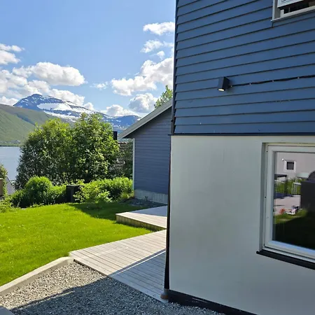 Cozy & Modern - Easy Access To And Airport Tromsø